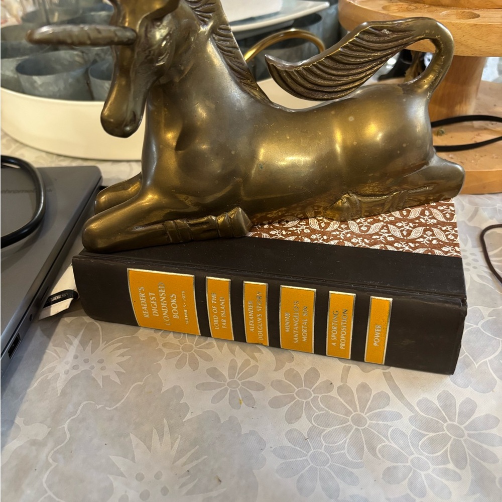 Elegant Gold Unicorn Art Sculpture
